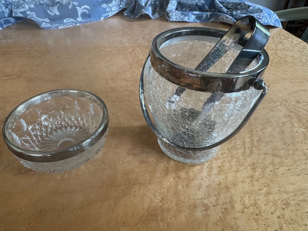 IJsblokjes emmertje en bonbonschaaltje met verzilverde rand, Ophalen of Verzenden, Glas, Zilver, Gebruikt