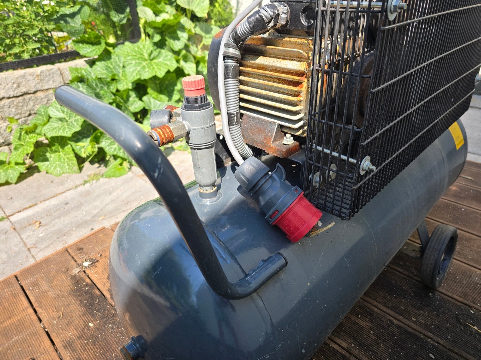 Contimac CM 403/10/100D Compressor - Onderhoud Nodig, 100 liter of meer, Ophalen, Gebruikt, 10 bar of meer