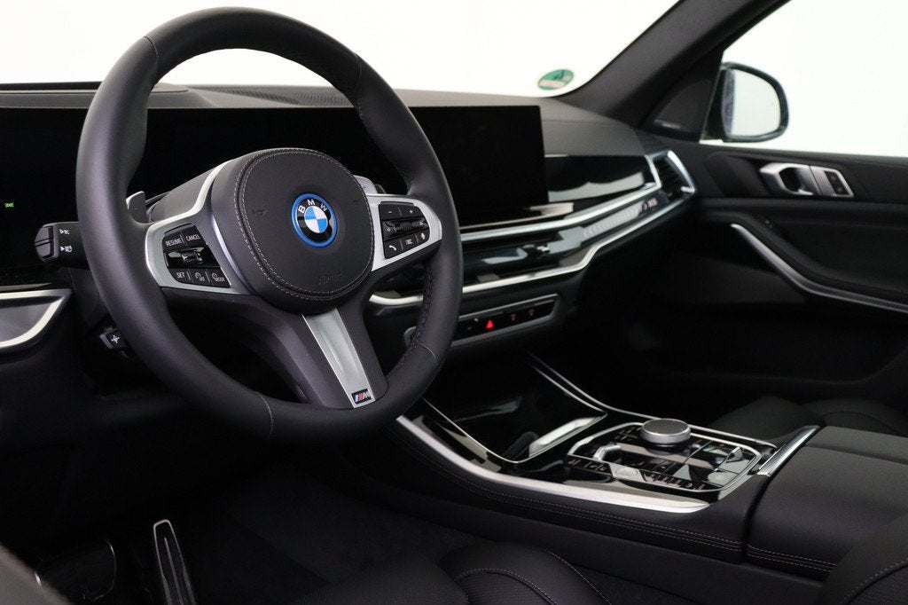BMW X5 xDrive50e M Sport Automaat / Trekhaak / Panoramadak /, Auto's, Gebruikt, 2395 kg, Met garantie (alle), Verwarming stoelen achter