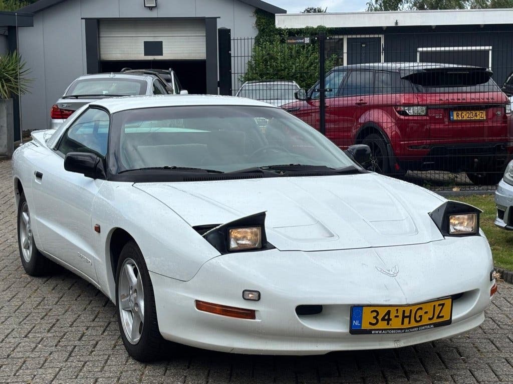 Pontiac Firebird 3.4 SE V6 Wit 1994 Handgeschakeld Apk 2028, foto 3