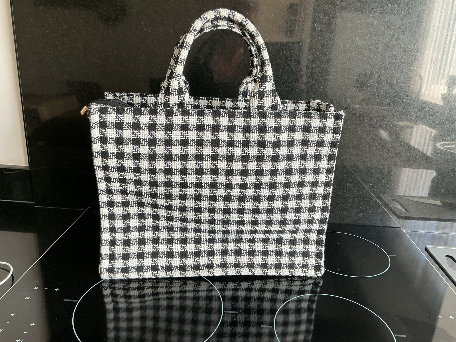 Stijlvolle Zwart-Witte Houndstooth Handtas, Ophalen of Verzenden, Zo goed als nieuw, Zwart, Handtas