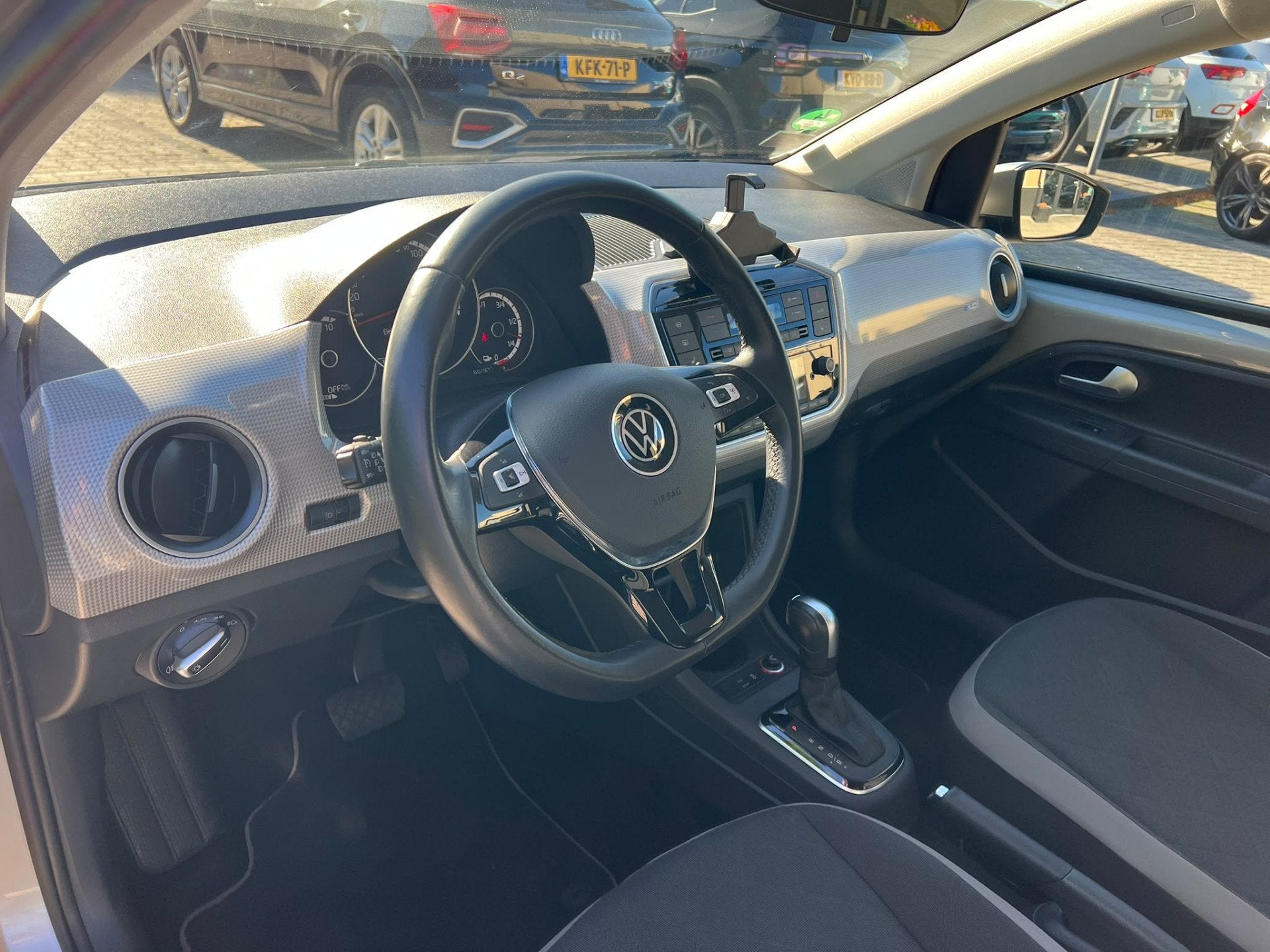 Volkswagen e-Up! e-up! SOH 93% cruise, stoelverw, airco, pdc, Auto's, Stof, Gebruikt, 1148 kg, Zilver of Grijs