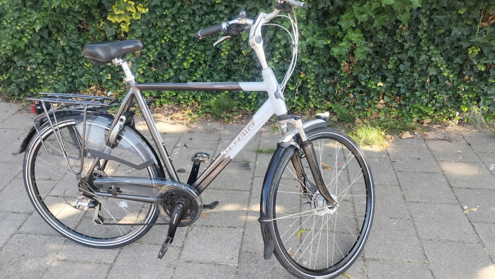 Gazelle Medeo Plus - Zeer nette staat, klasse 1, Ophalen, Versnellingen, 56 cm of meer, Zo goed als nieuw