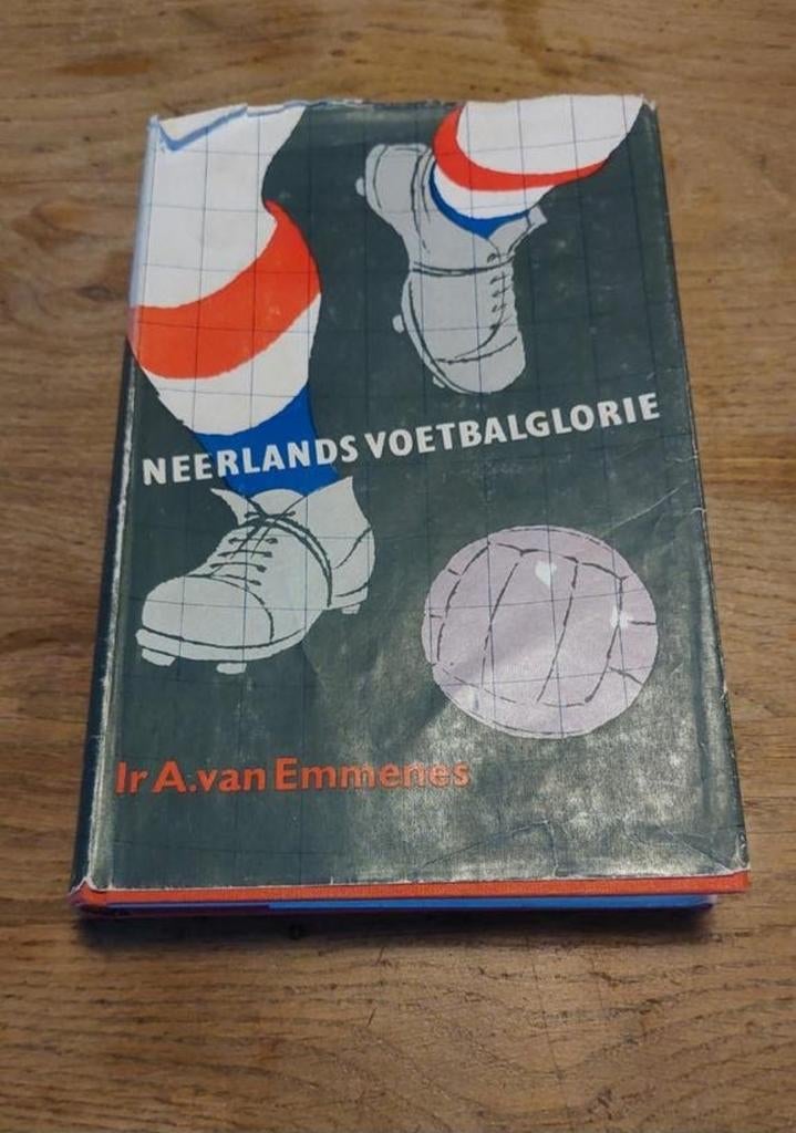 Neerlands voetbal glorie 1958., Boeken, Sportboeken, Ophalen of Verzenden, Gelezen, Balsport