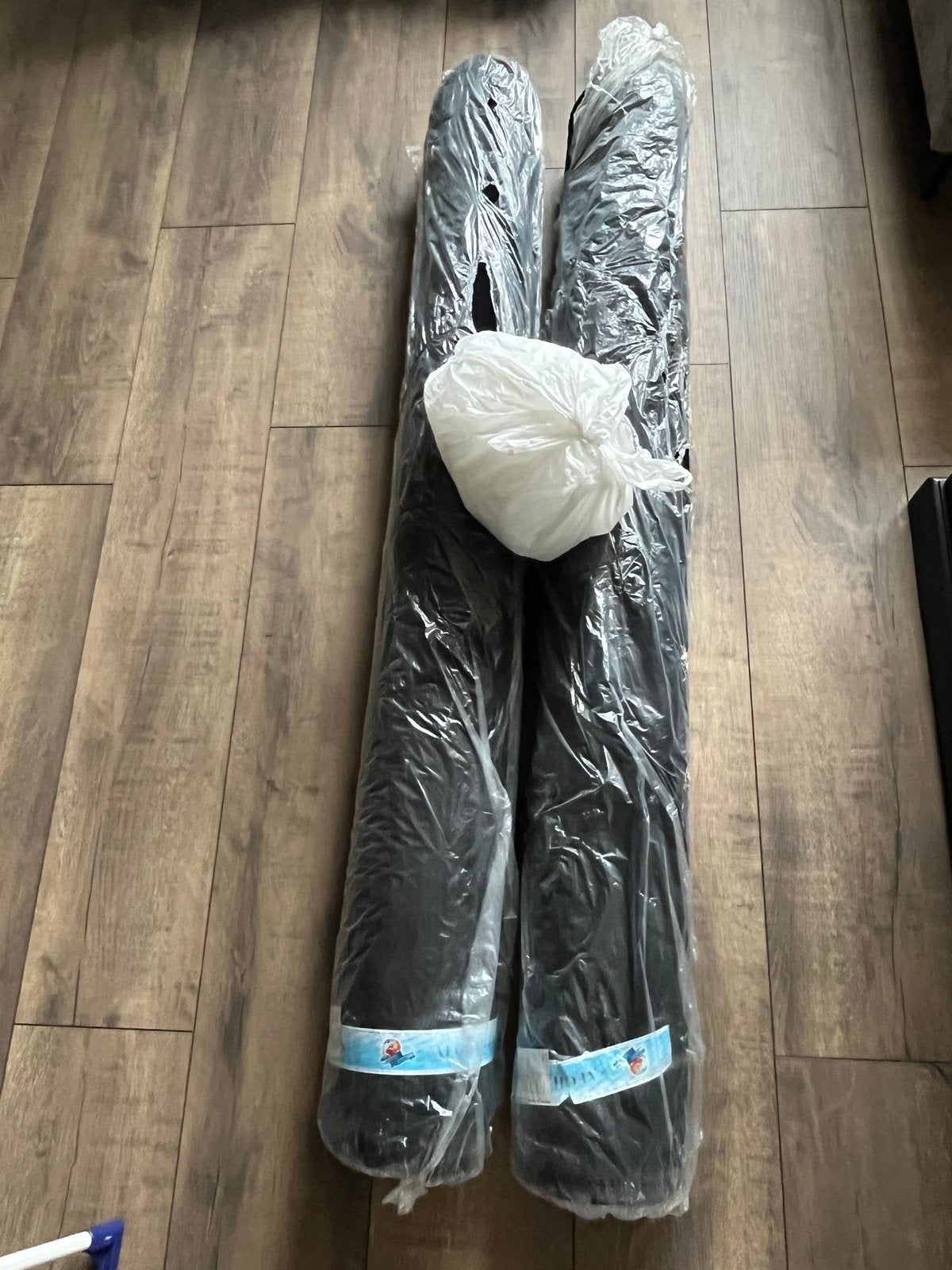 Zwarte fluwelen stof, 60 cm breed, nieuw met band en loodjes, Overige materialen, Zwart, Ophalen of Verzenden, 30 tot 120 cm