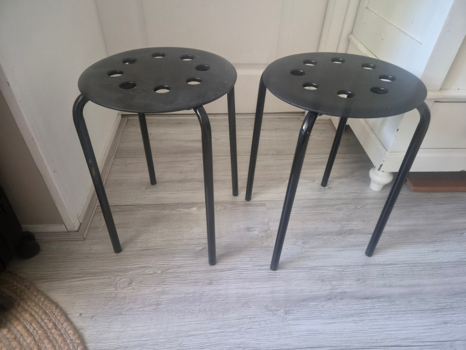 Set van 2 zwarte krukken, stapelbaar, Ophalen of Verzenden
