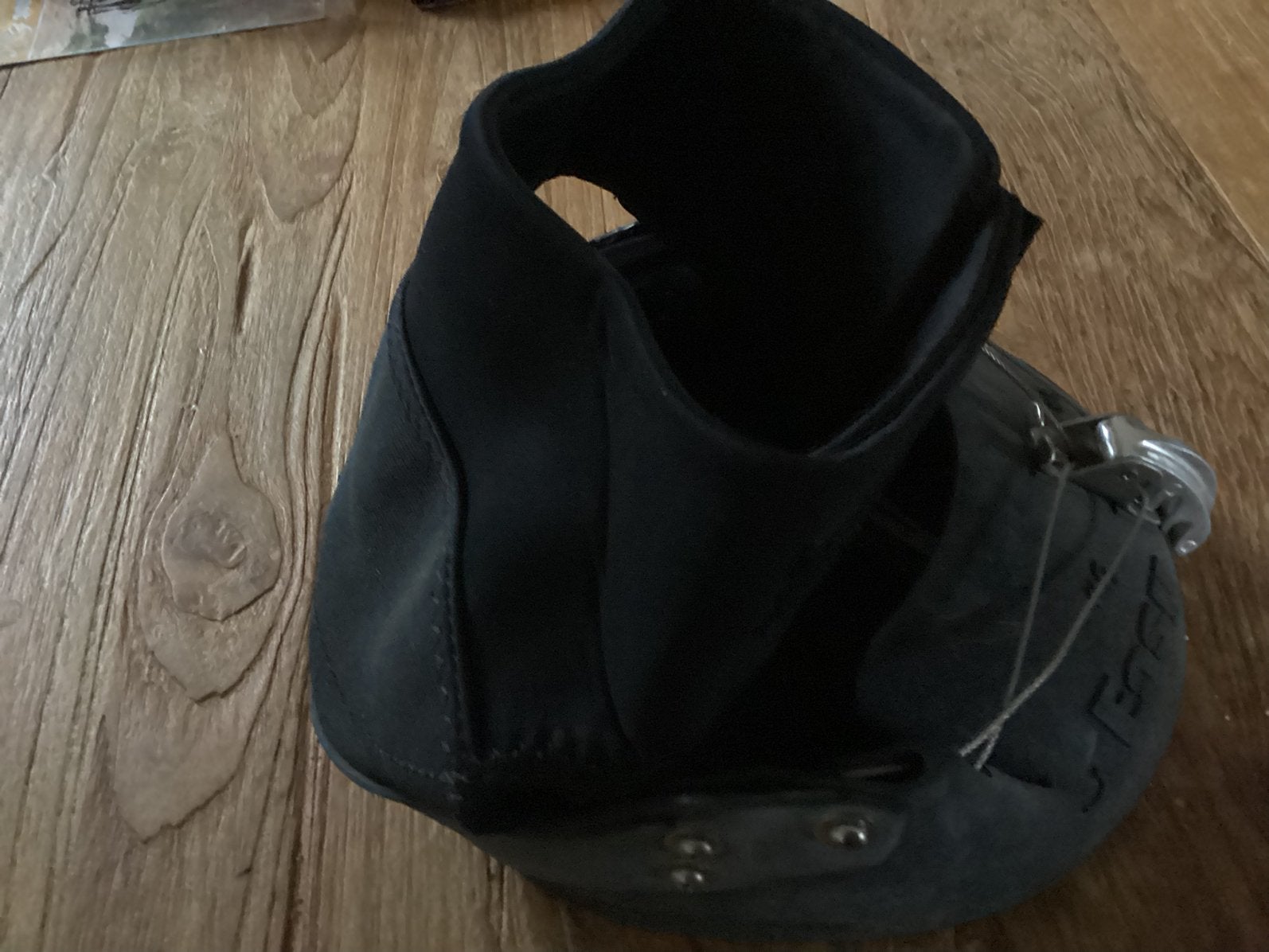 Hoefschoenen, Ophalen, Nieuw