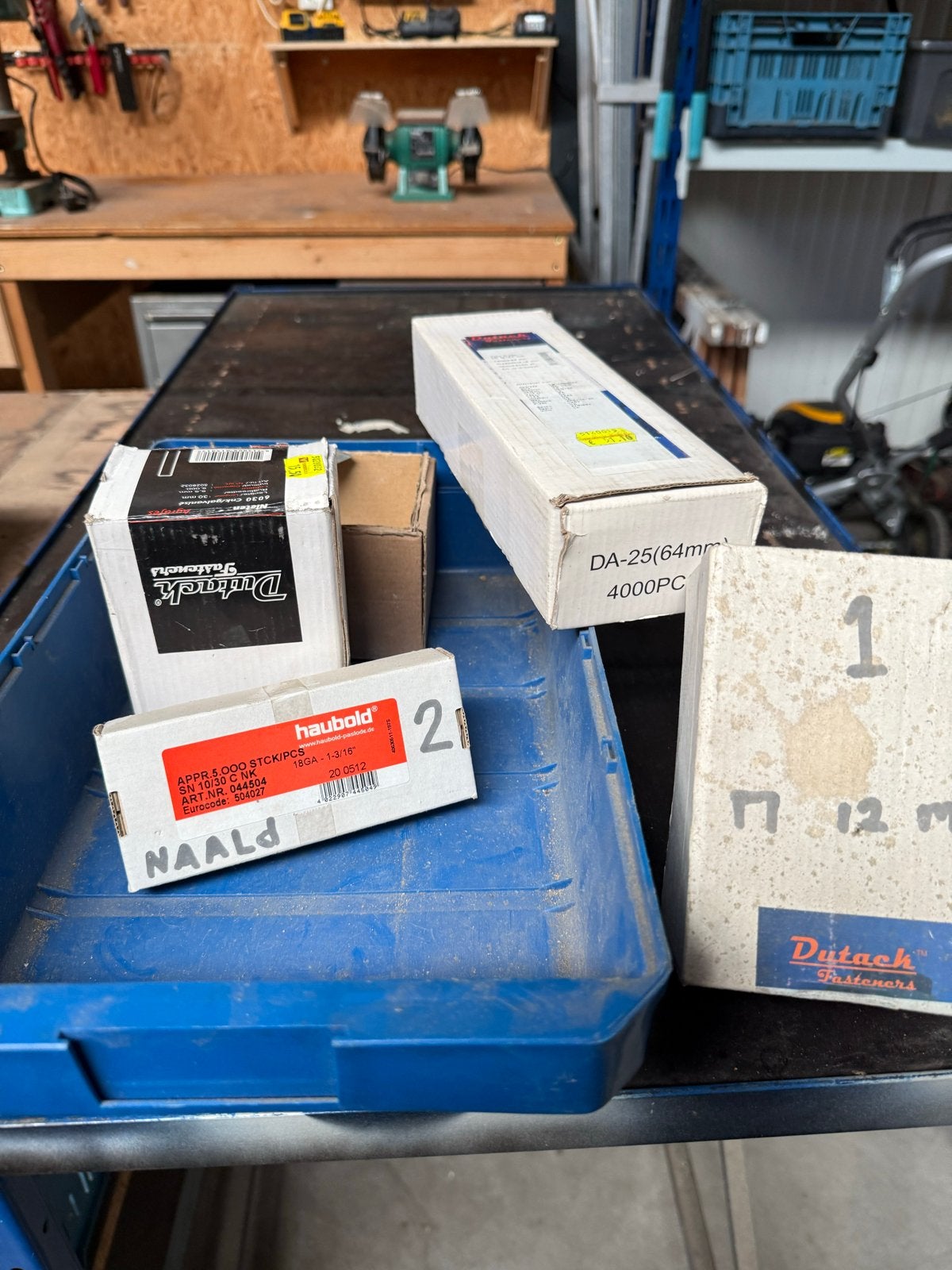 Diverse bevestigingsmaterialen: Spijkers en meer, Ophalen, Nieuw, 50 tot 100 mm, Spijkers