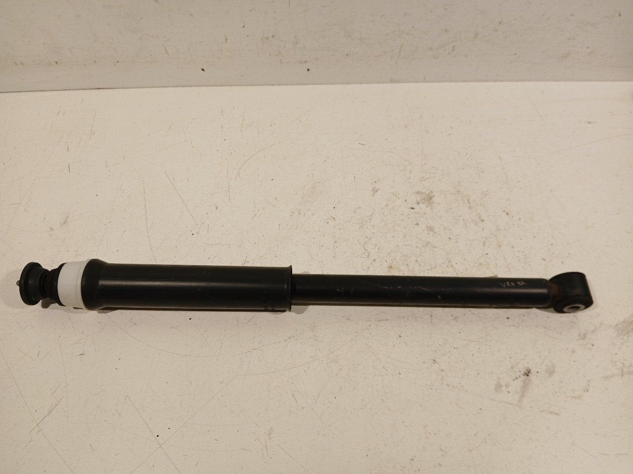 Schokbreker rechts achter Renault Clio, Auto-onderdelen, Onderdelen@venauto.nl, Van der Ven Autorecycling B.V., Gebruikt, Ettenseweg 76, 4706 PB Roosendaal, The Netherlands