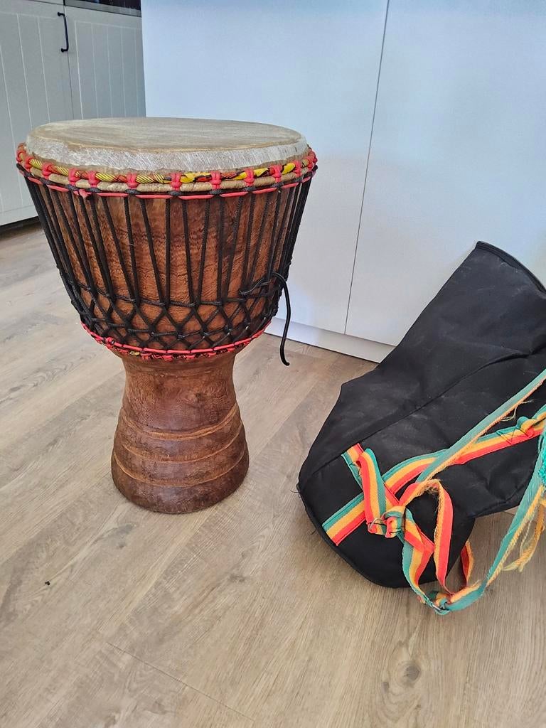 Afrikaanse handgemaakte djembé 42x60cm, z.g.a.n., Muziek en Instrumenten, Ophalen, Gebruikt, Trommel