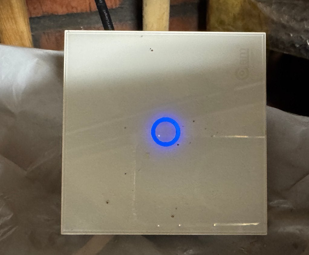 Zwave Slimme wandlichtschakelaar - Nieuwstaat, Doe-het-zelf en Verbouw, Ophalen of Verzenden, Zo goed als nieuw, Schakelaar
