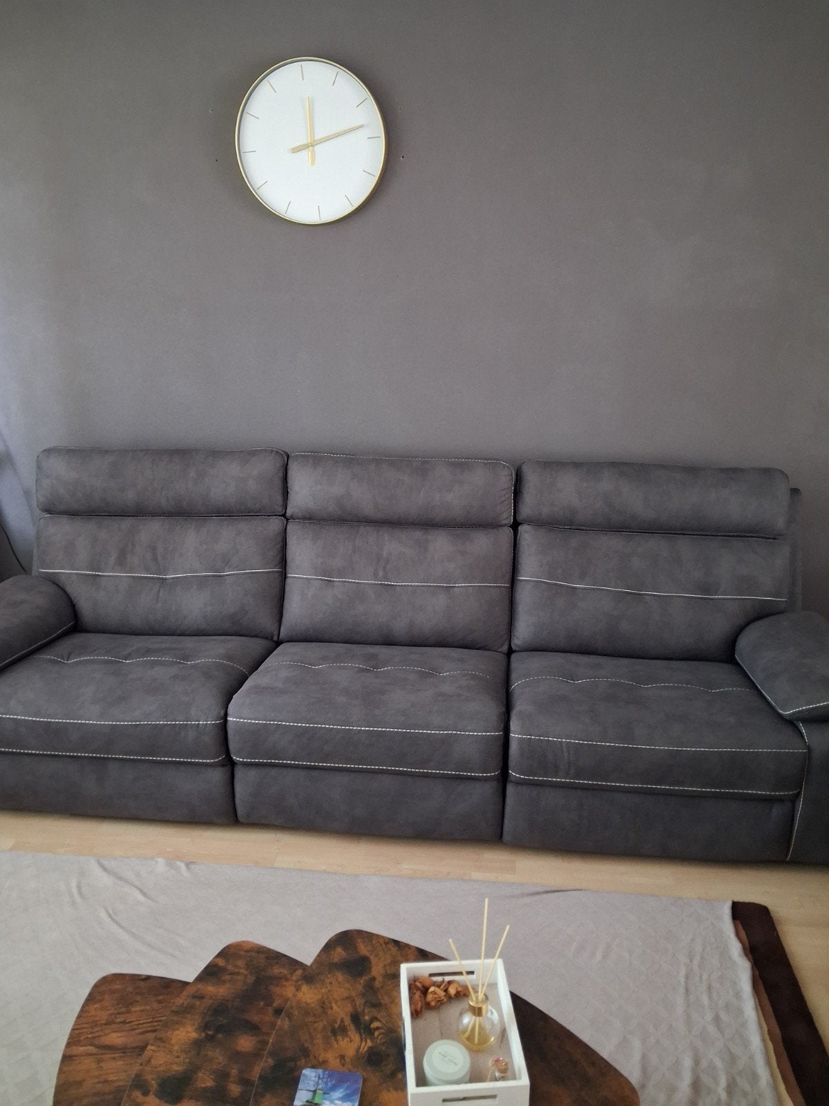 Grijze driezitsbank met relaxfunctie, Modern met relaxfunctie, Gebruikt, Driepersoons, 75 tot 100 cm