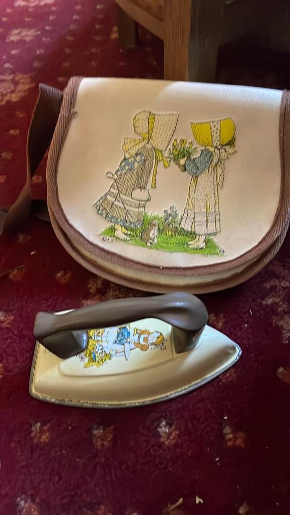 Holly hobbie kindertasje en strijkijzer, Verzamelen, Retro, Ophalen of Verzenden, Huis en Inrichting
