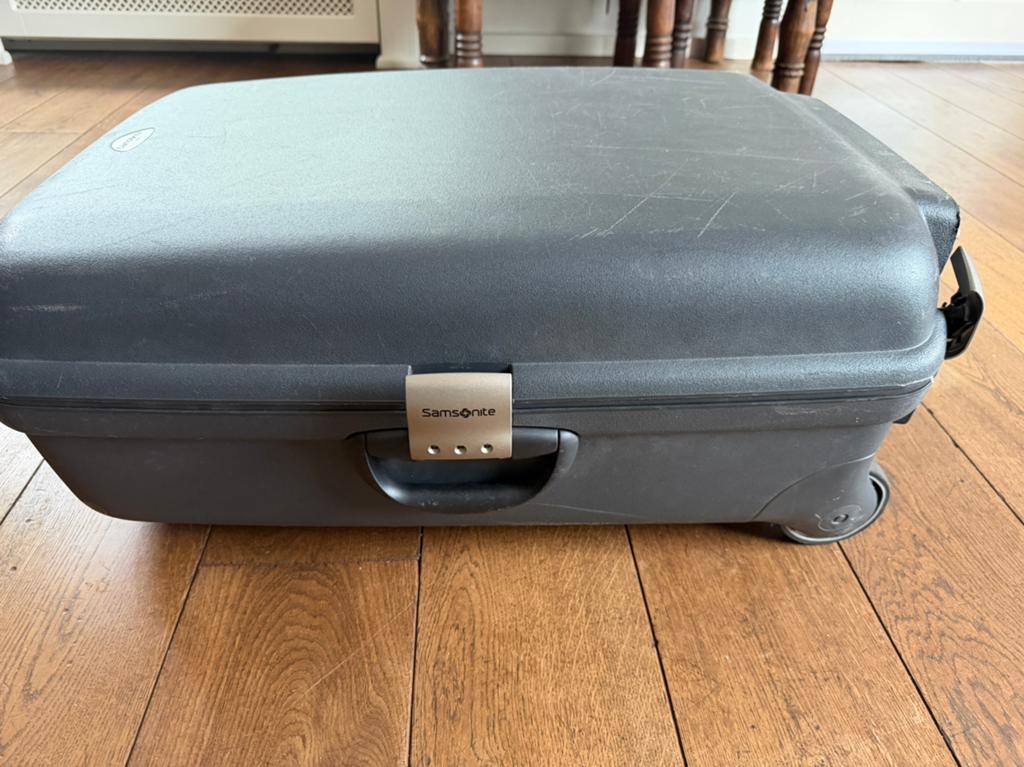 Zwarte Samsonite koffer in perfecte staat, Hard kunststof, 45 tot 55 cm, Zo goed als nieuw, 70 cm of meer