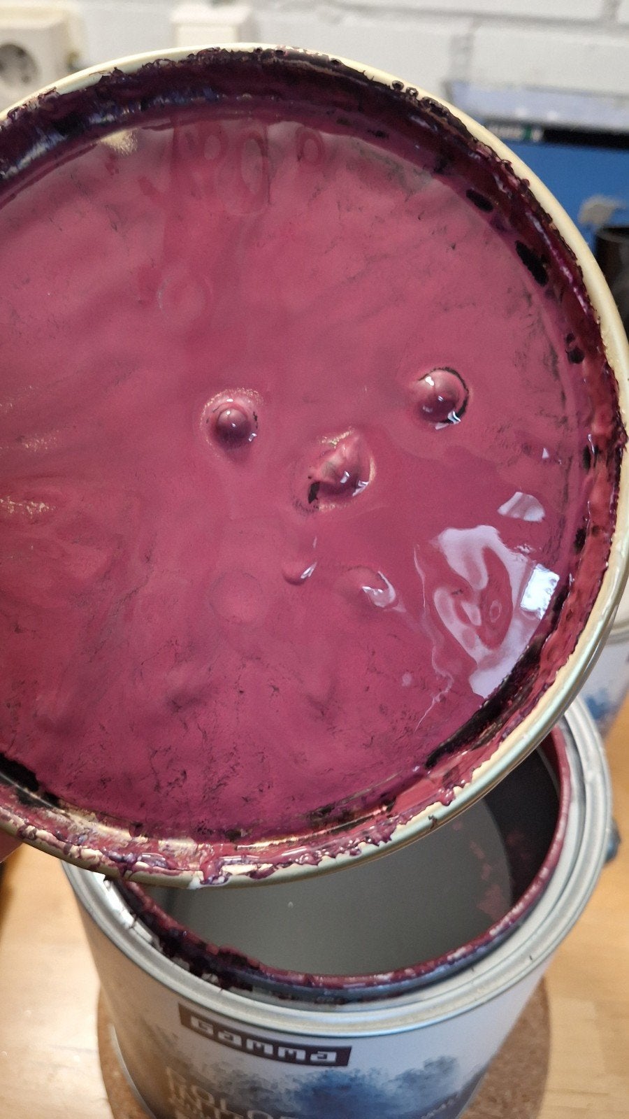 Nieuw Verf Aubergine rood en Gelders blauw / Midnight, Ophalen, Nieuw, Verf