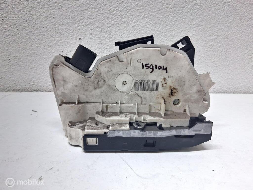 Deurslot mechaniek Ra Vw Tiguan I ('07-'19) 5N0839016F, Gebruikt, Volkswagen, Ophalen of Verzenden, Volkswagen