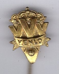 Venlose Voetbal Vereniging (VVV) koper speldje ( Z_160), Ophalen of Verzenden, Zo goed als nieuw, Sport, Speldje of Pin