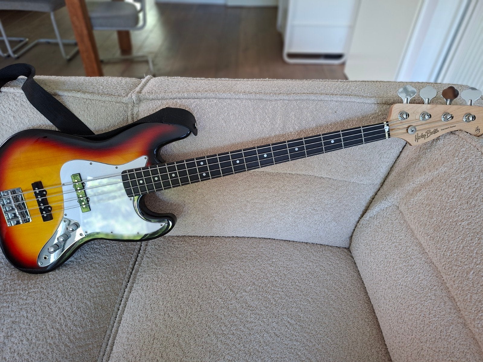 Harley Benton Jazz Bass en HB-20B versterker set basgitaar, Ophalen, Zo goed als nieuw