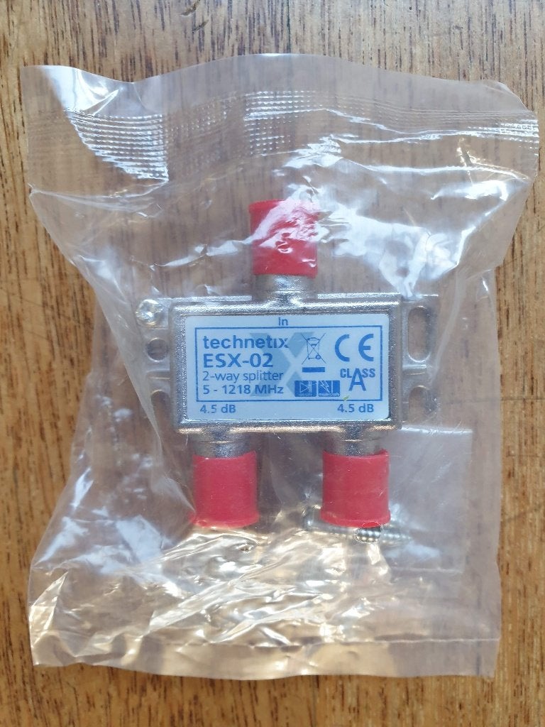 Technetix RTV-antenne splitter ESX-02 met 2 uitgangen, NIEUW, Ophalen of Verzenden, Nieuw, Minder dan 2 meter, Overige kabels