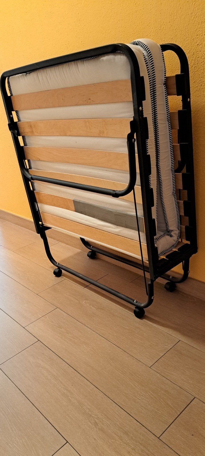 Opklapbed 1-persoons met matras en wielen, Ophalen, Gebruikt, 90 cm, Eenpersoons