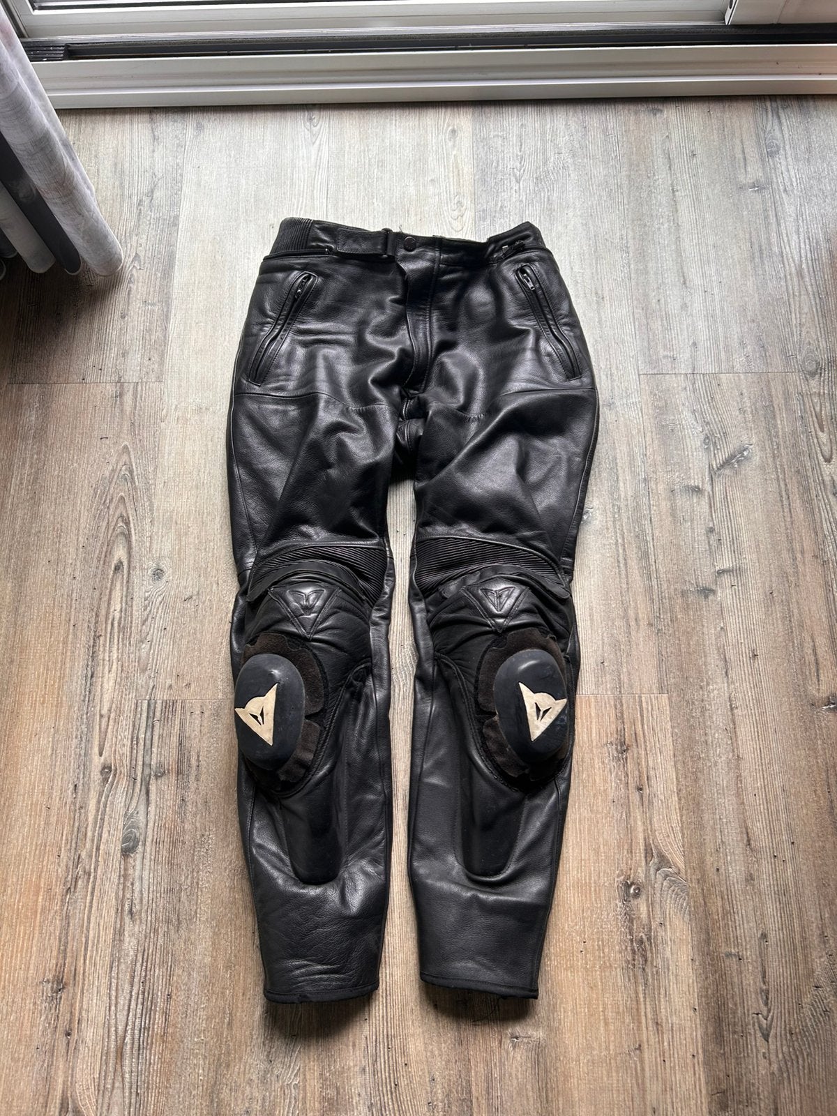 Dainese leren motorbroek - Maat 54, Motoren, Kleding | Motorkleding, Broek | leer, Heren, Tweedehands, Ophalen