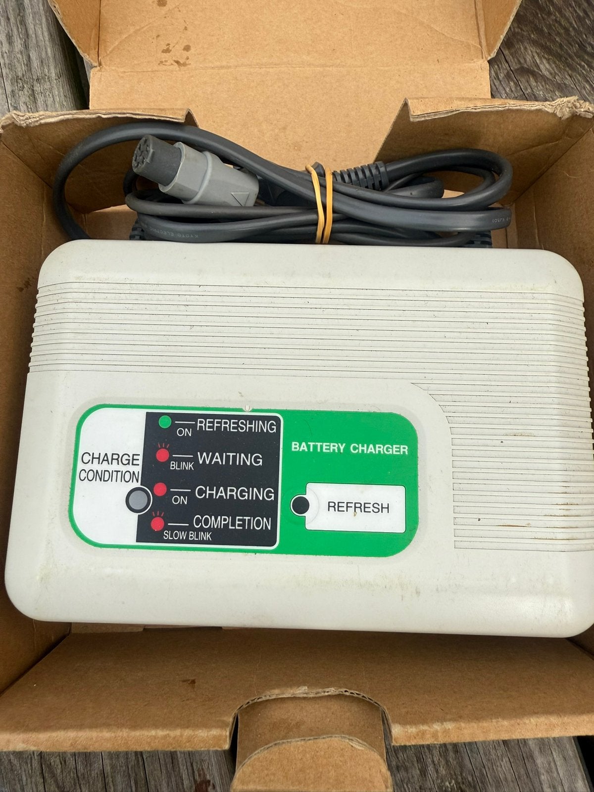 Panasonic Giant Acculader., Ophalen of Verzenden, Zo goed als nieuw