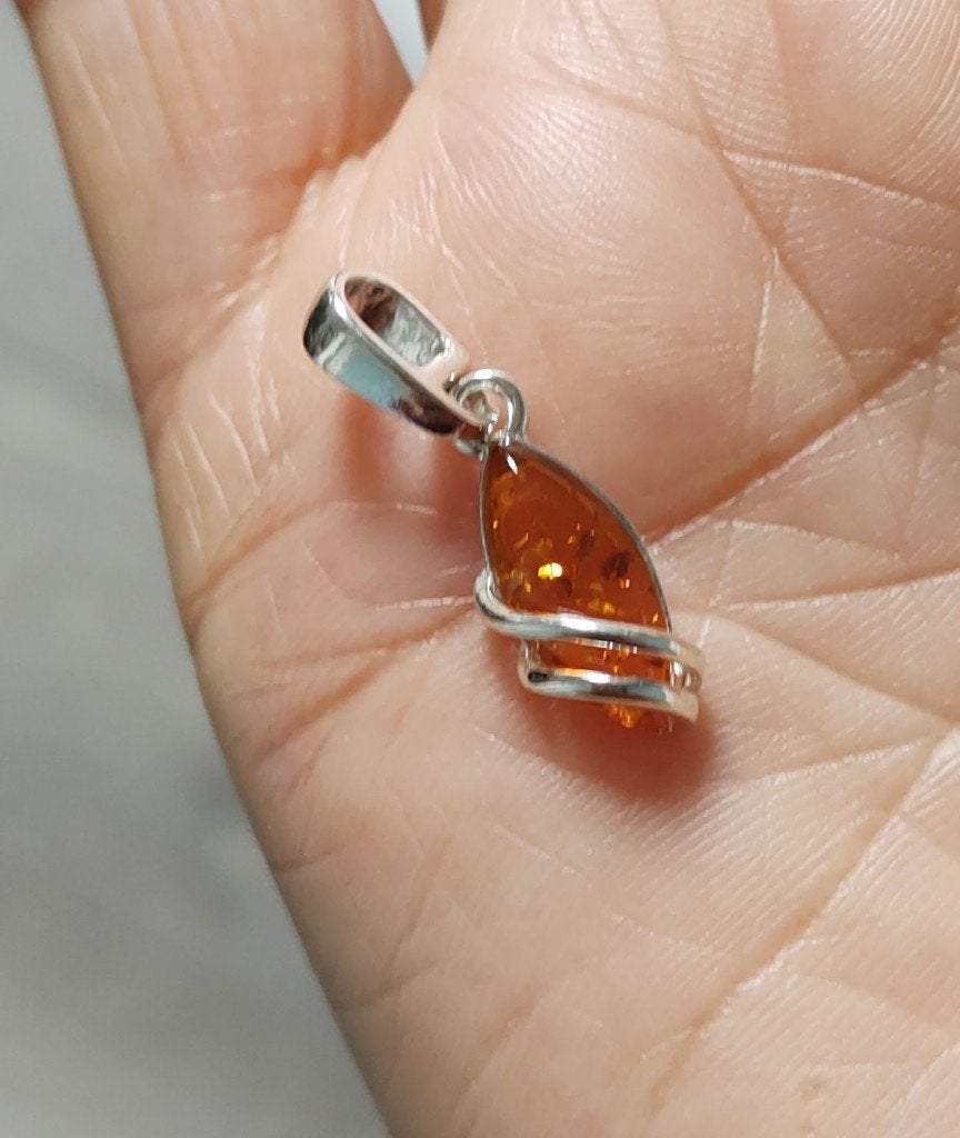 925 zilveren hanger met natuurlijke Barnsteen(Amber), O.T., Nieuw, Oranje, Ophalen of Verzenden
