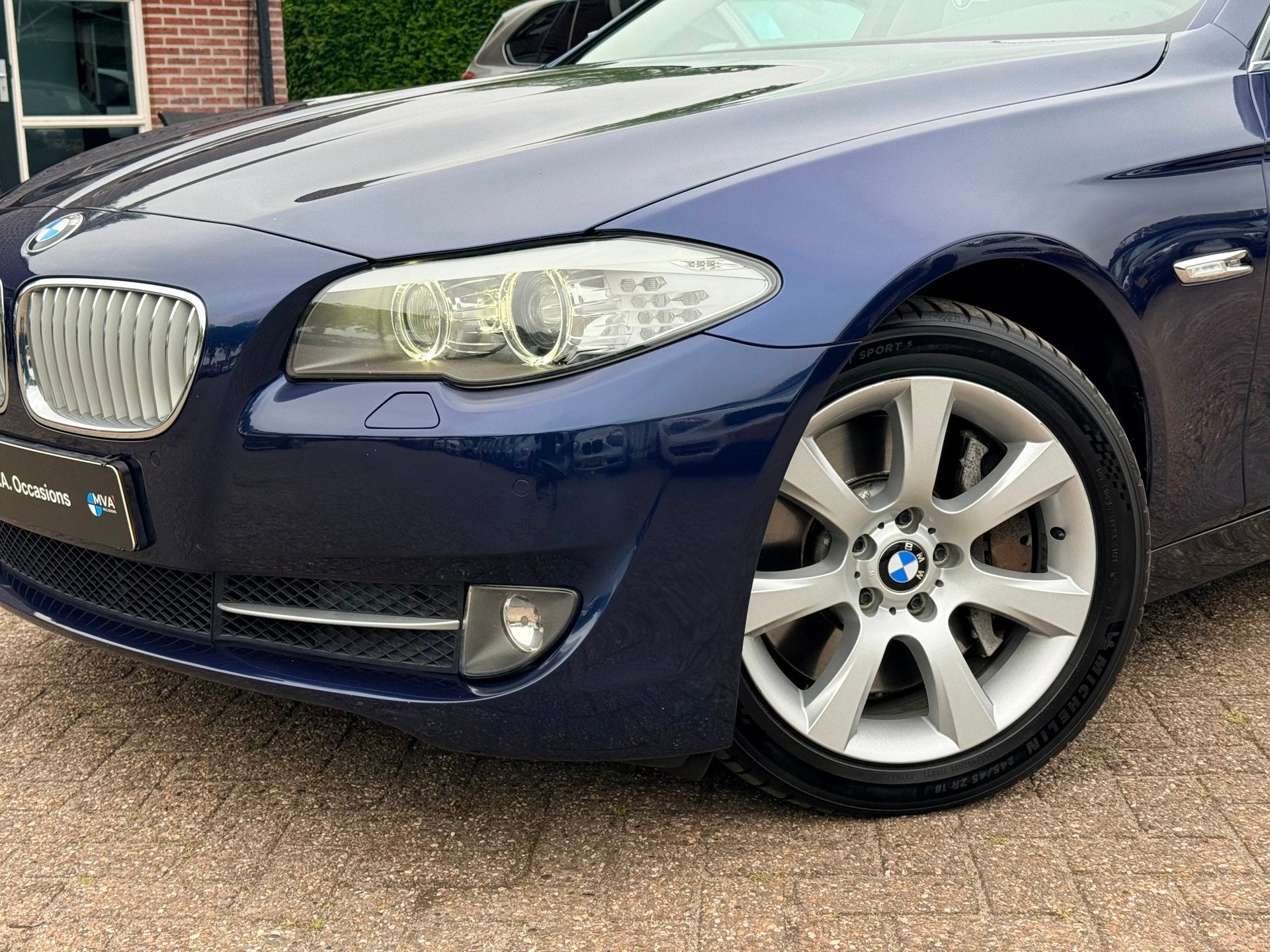 BMW 5-serie 550i High Executive|Ketting + Klepseals vervange, Auto's, Automaat, Euro 5, Achterwielaandrijving, Gebruikt