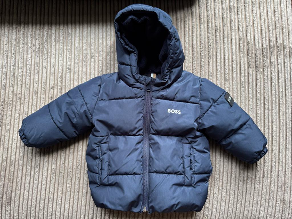 Hugo Boss jas 12M-74, Ophalen of Verzenden, Zo goed als nieuw, Jongetje of Meisje, Jasje