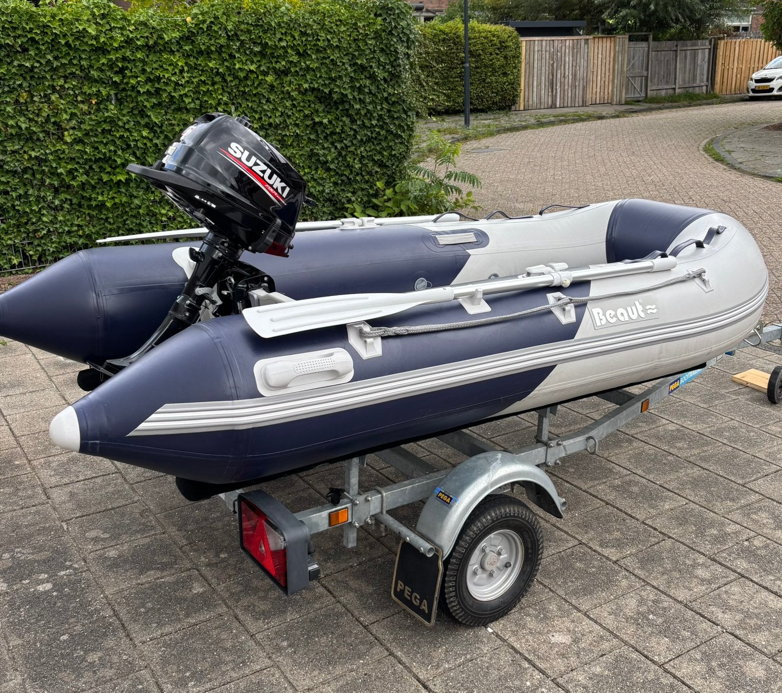 Foto 23 van Beaut TZ300AL Rubberboot met Suzuki DF 6A en Pega Trailer
