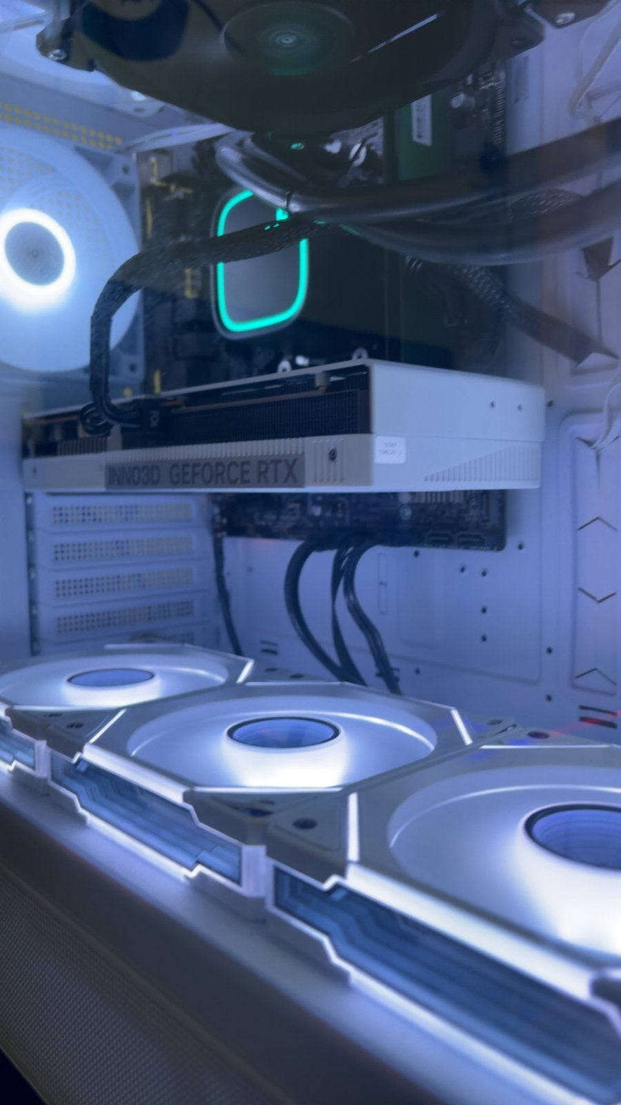 Gaming PC: Ryzen 7 5700, RTX 5060, 16GB RAM, 2.5TB opslag, Computers en Software, Ophalen, Zo goed als nieuw, Gaming, SSD