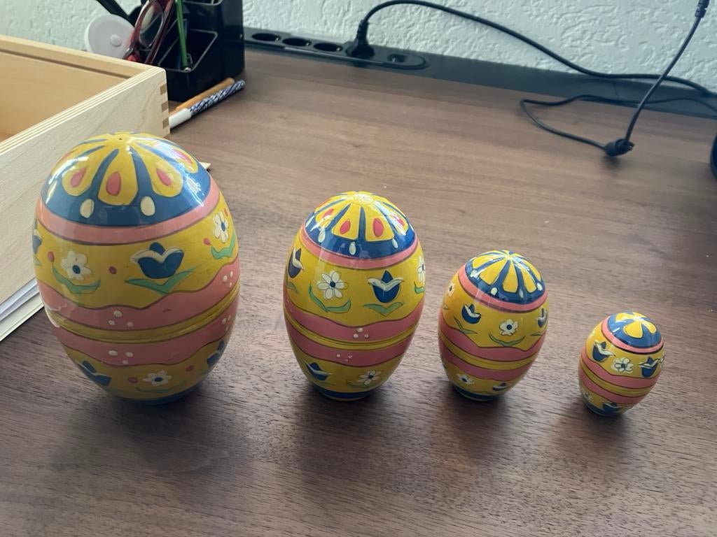 Aardewerk ei met 5 kleinere in dezelfde vorm en kleur, Ophalen of Verzenden, Zo goed als nieuw
