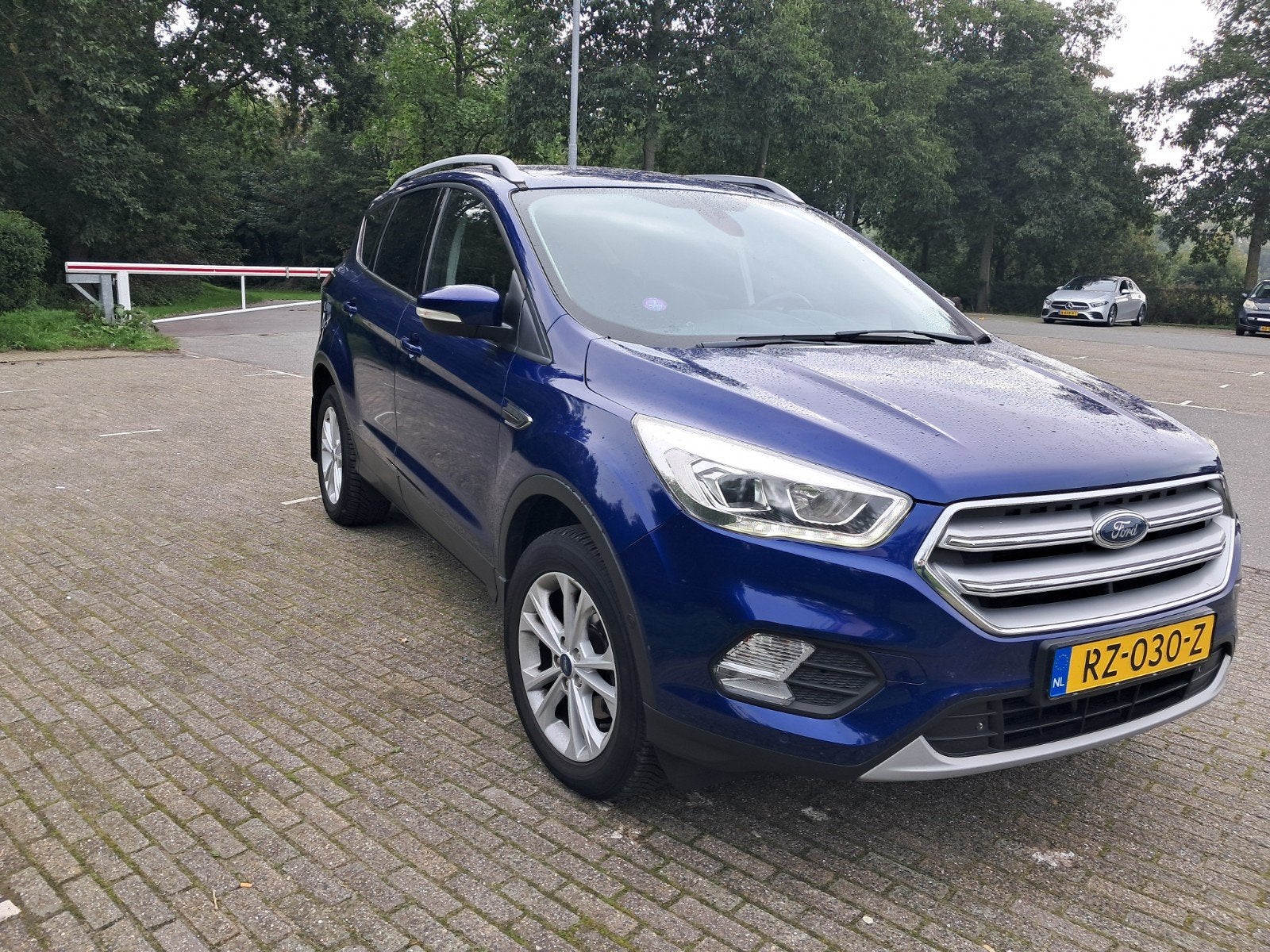 Foto 3 van Ford Kuga 1.5 Ecoboost 2018 met trekhaak.