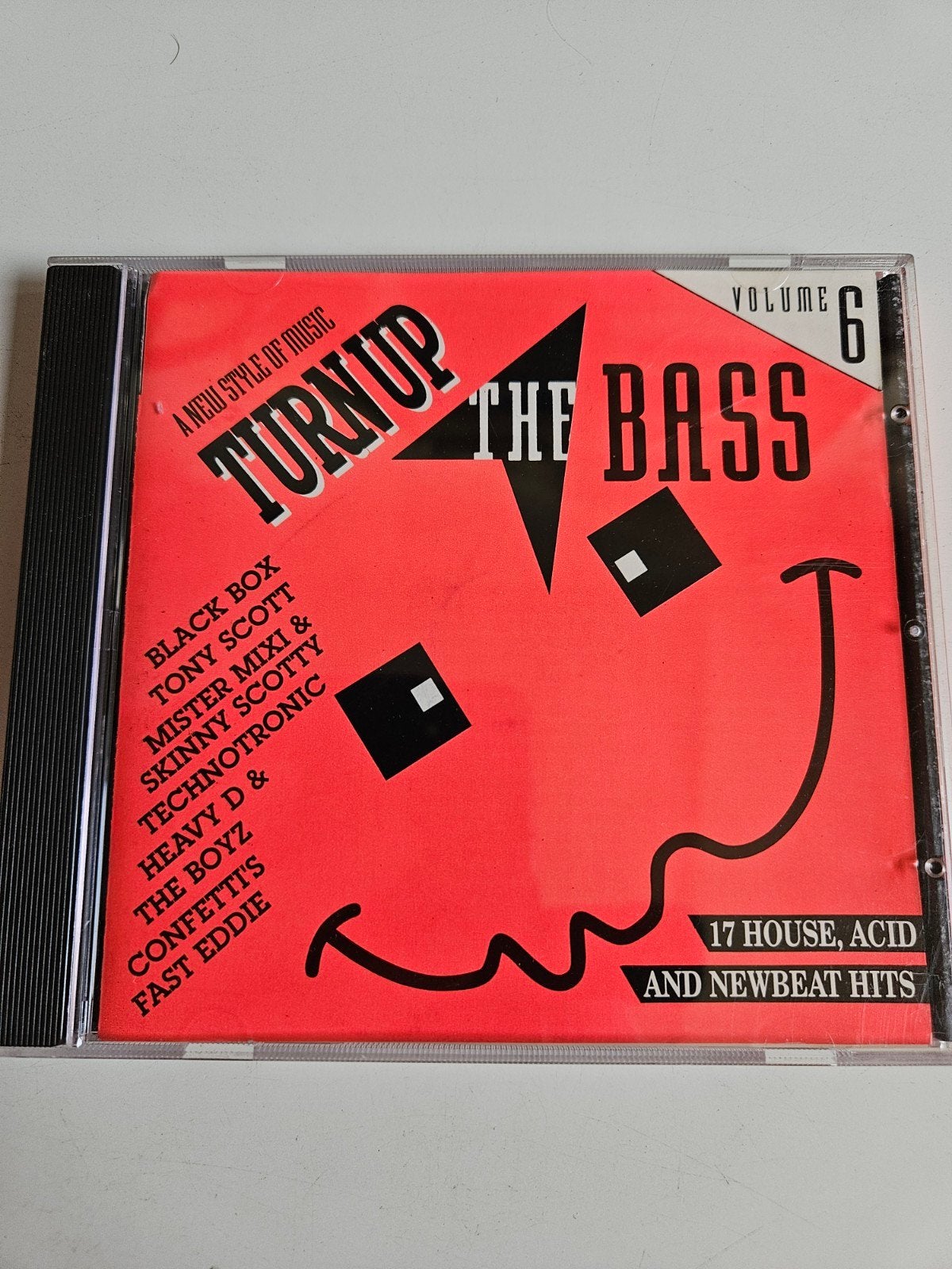 Turn Up The Bass Volume 6 CD - House, Acid & Newbeat Hits, Ophalen of Verzenden, Zo goed als nieuw, House, Verzamelalbum