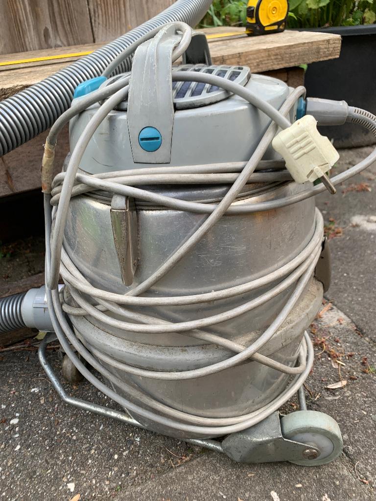 Nilfisk GS 80 GST mega goeie stofzuiger met lang snoer, Overige merken, Gebruikt, Geschikt voor harde vloeren, Industriële stofzuiger