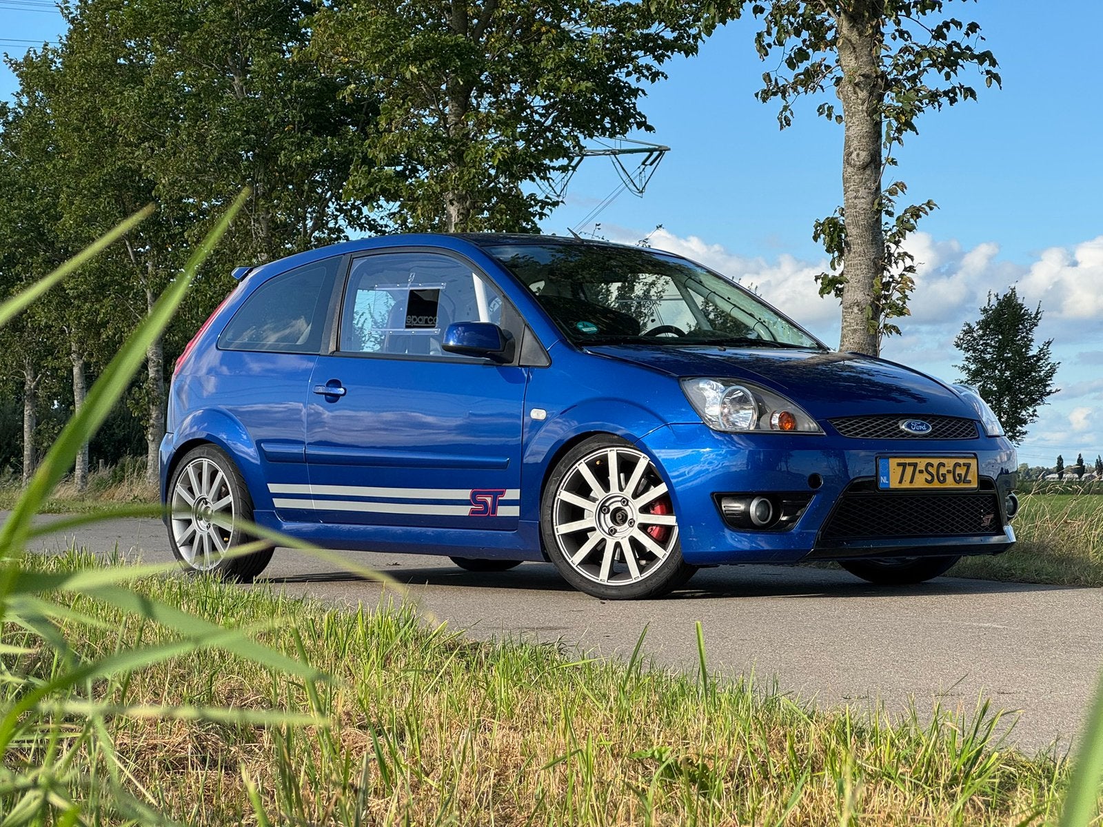 Ford Fiesta ST150 circuit auto 216pk met extra onderdelen, Voorwielaandrijving, 1037 kg, Stof, 4 cilinders