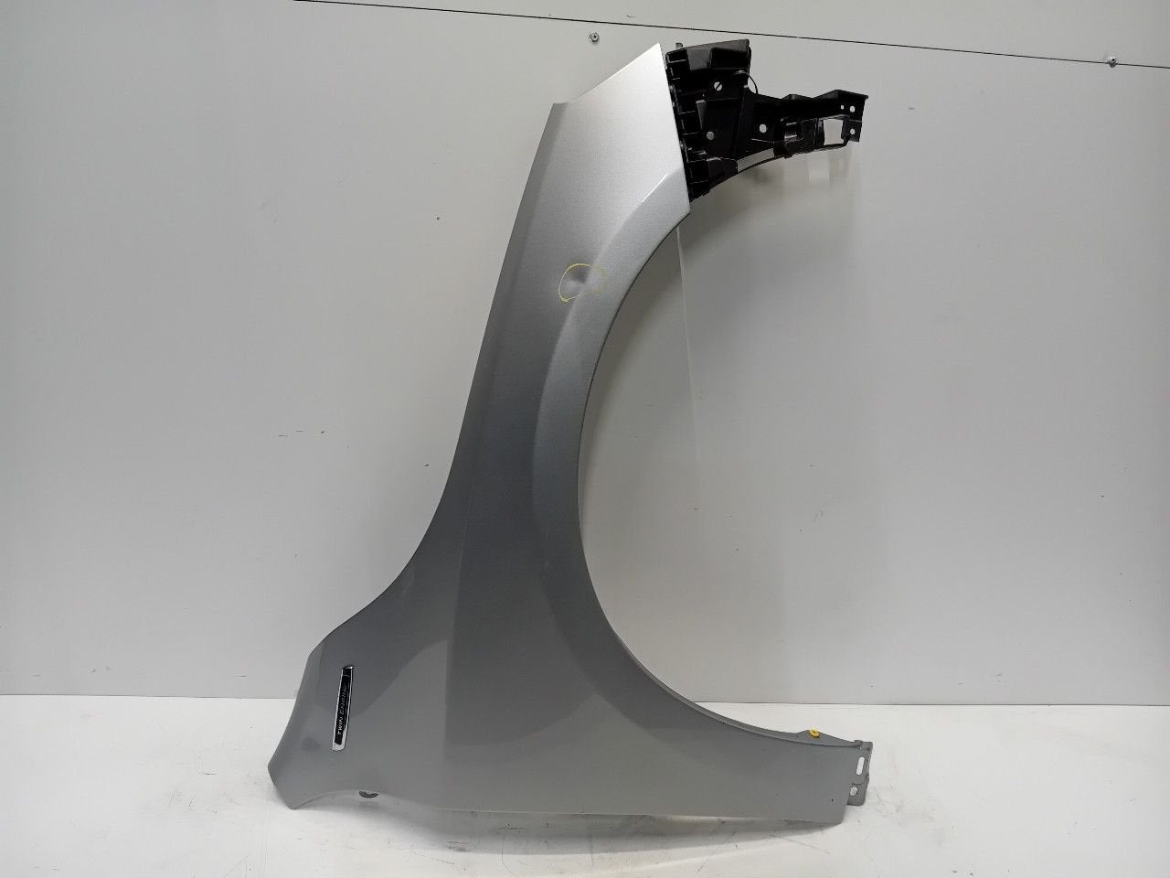 Spatbord rechts voor Volvo V60, Onderdelen@venauto.nl, Van der Ven Autorecycling B.V., Gebruikt, Ettenseweg 76, 4706 PB Roosendaal, The Netherlands