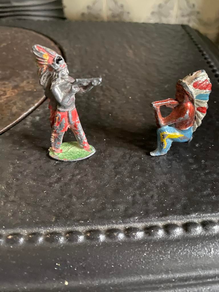 2 Johillco 1930s wild west series N. American native Indians, Ophalen of Verzenden