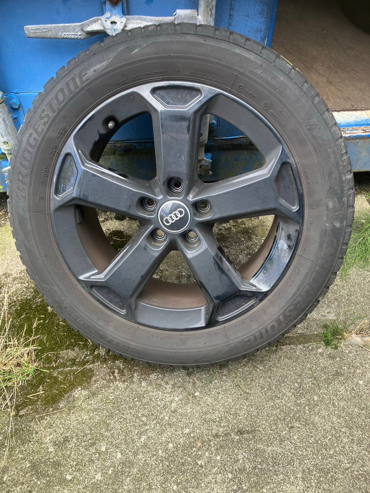 Velgen en winterbanden Audi 215/55R17, Auto-onderdelen, Banden en Velgen, Ophalen, 215 mm, Banden en Velgen, 17 inch