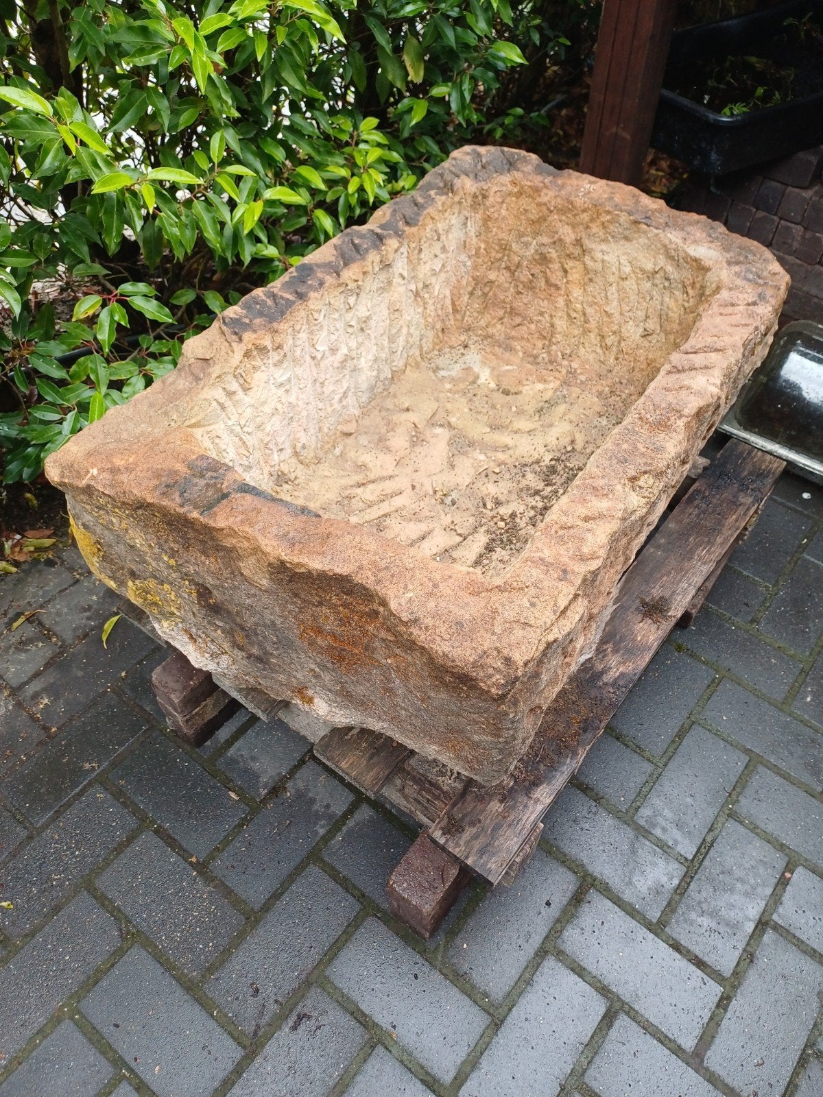Robuuste Bentheimer zandsteen bloembak voor tuin of terras, Tuin en Terras, Bloembakken en Plantenbakken, Gebruikt, Ophalen of Verzenden