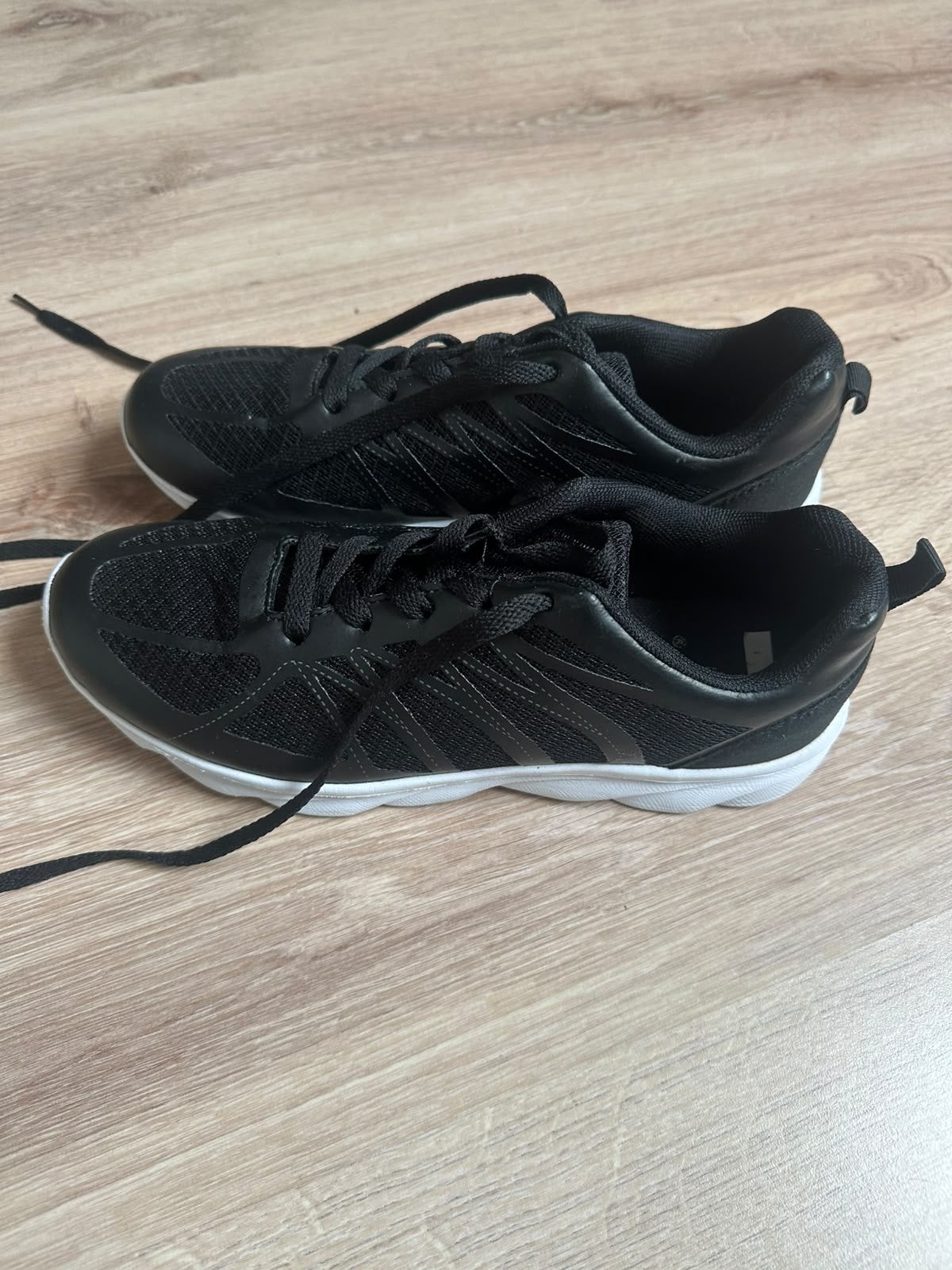 Gymschoenen maat 39, Kleding | Dames, Zwart, Ophalen of Verzenden, Sneakers of Gympen, Zo goed als nieuw