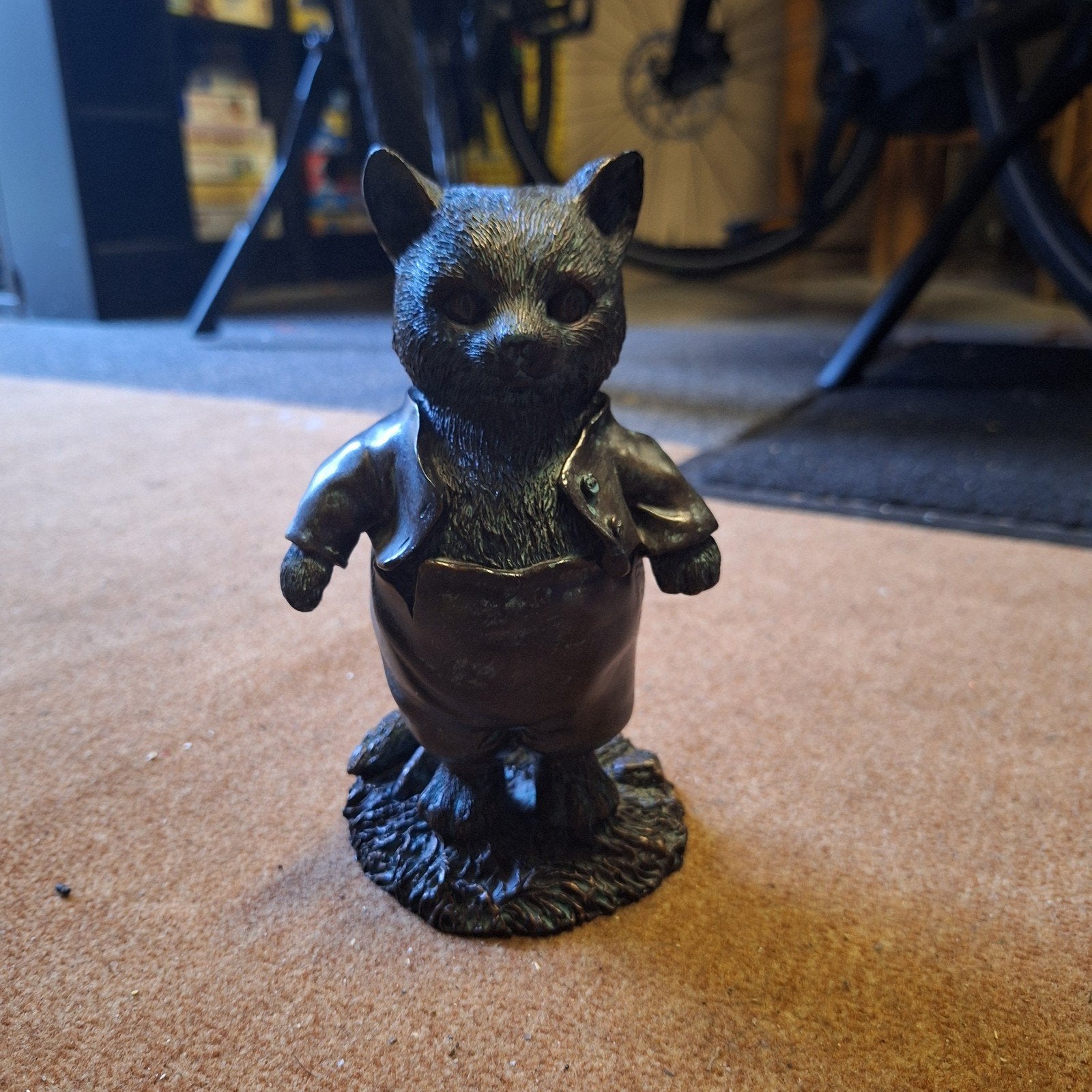 Bronzen Kattenbeeldje - Peter Rabbit Stijl, Ophalen, Minder dan 20 cm, Beeld, Bruin
