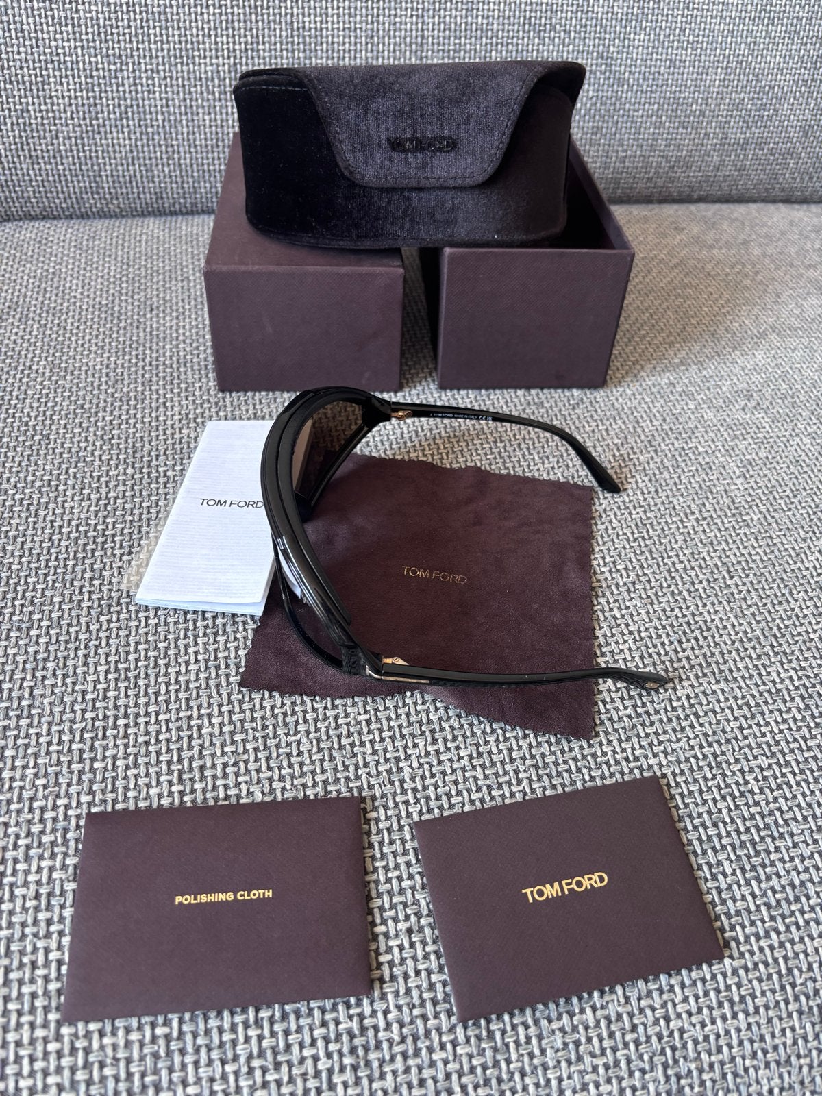 Tom Ford Zonnebril - Stijlvol en Zo Goed als Nieuw, Overige merken, Zonnebril, Zwart, Ophalen of Verzenden