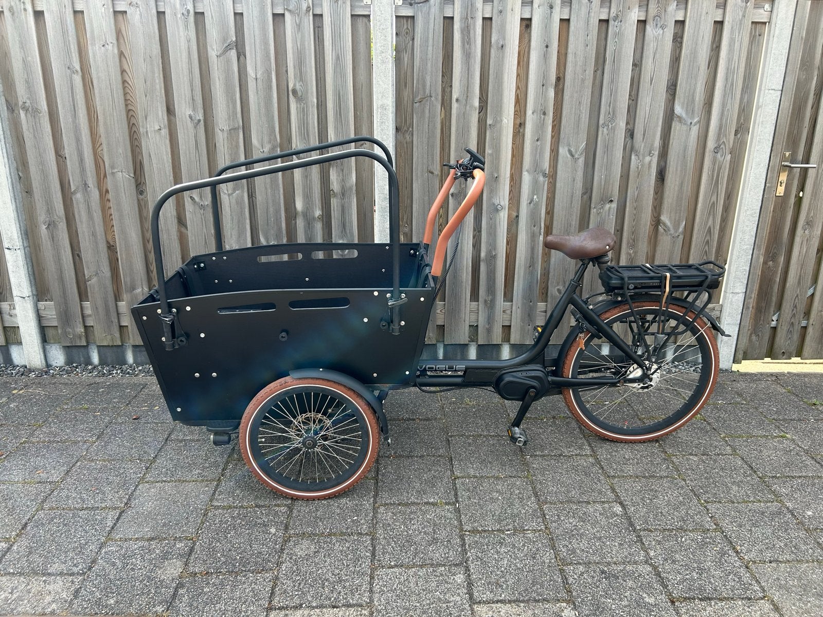 Vogue Carry 3 Bakfiets zeer lage kmstand!!, Fietsen en Brommers, Fietsen | Bakfietsen, 4 kinderen of meer, Gebruikt, Elektrisch