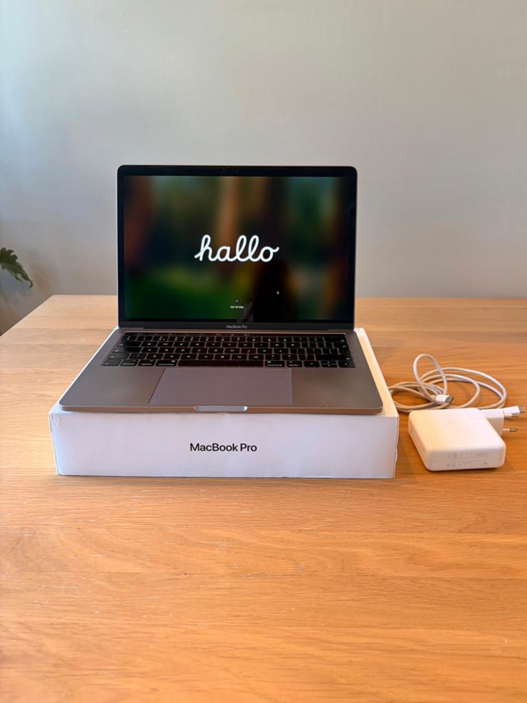 Apple MacBook Pro 13-inch 2019 (Touch Bar + Originele Doos), MacBook Pro, Qwerty, 8 GB, 13 inch