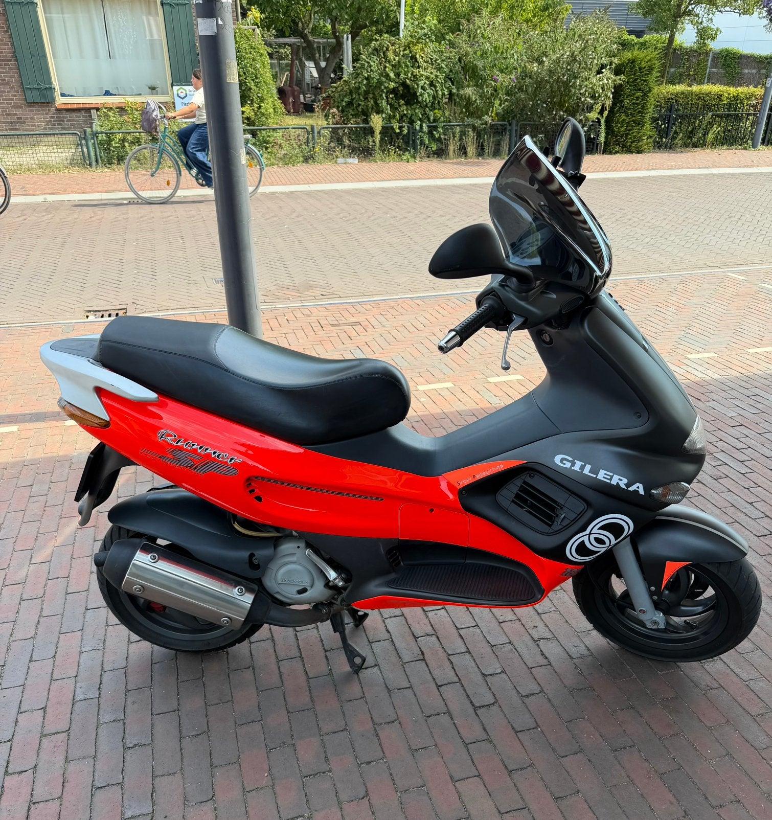 Gilera runner 180cc fluor rosso, Ophalen, Zo goed als nieuw, Benzine