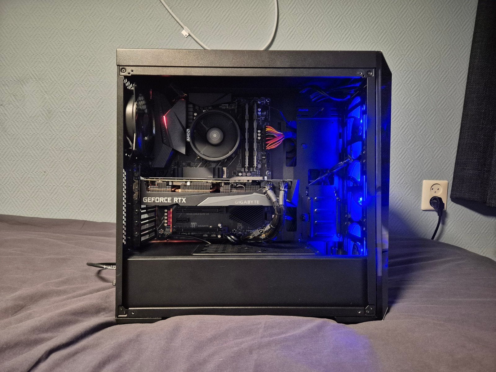 Foto 3 van Gaming PC RTX 3070 | Ryzen 5 3600 | 1,3TB