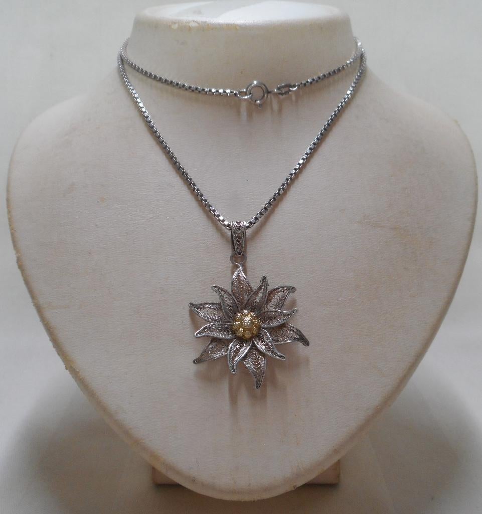 Zilveren ketting met edelweiss hanger nr.596