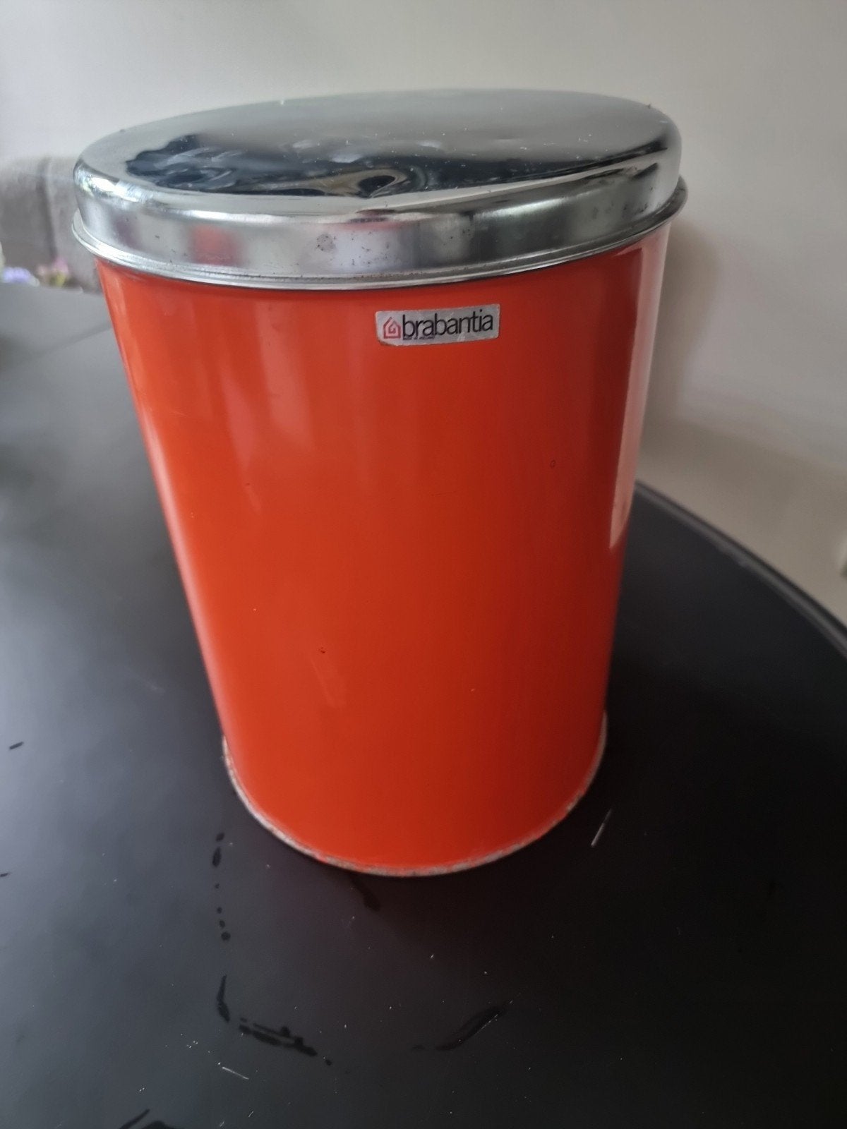 Brabantia bewaarblik, Ophalen, Gebruikt