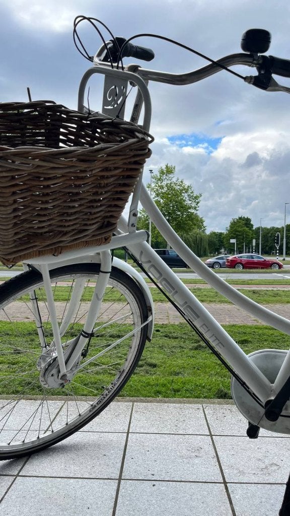 White Vogue Elite Bike, Versnellingen, 56 cm of meer, Zo goed als nieuw, Trommelrem